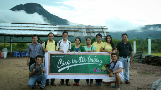 Một số anh em tại Đà Nẵng, Quảng Nam đã hỗ trợ các thành viên Oneway Media thực hiện chuyến đi tặng quà lần này